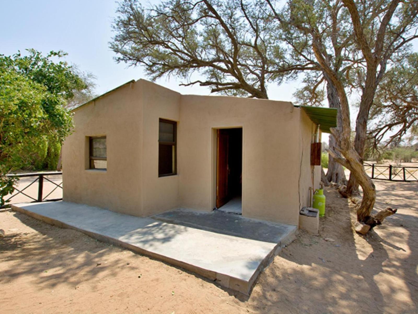 Brandberg White Lady Lodge Uis Bagian luar foto