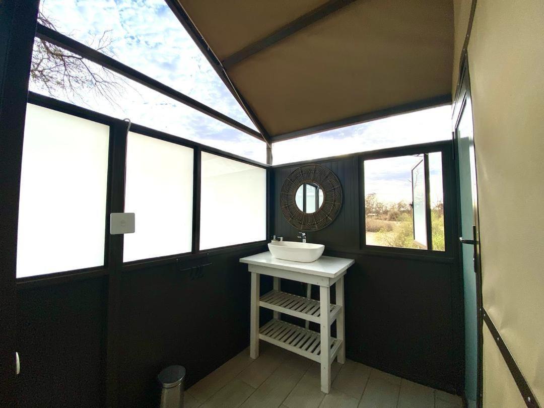 Brandberg White Lady Lodge Uis Bagian luar foto