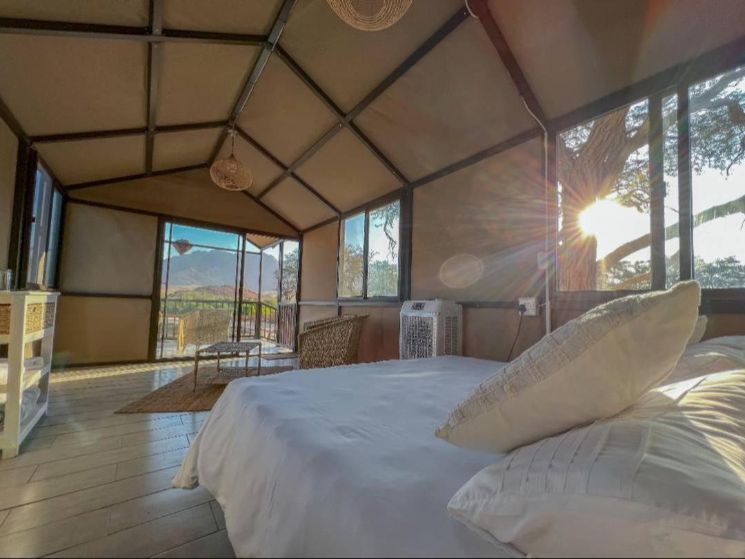 Brandberg White Lady Lodge Uis Bagian luar foto