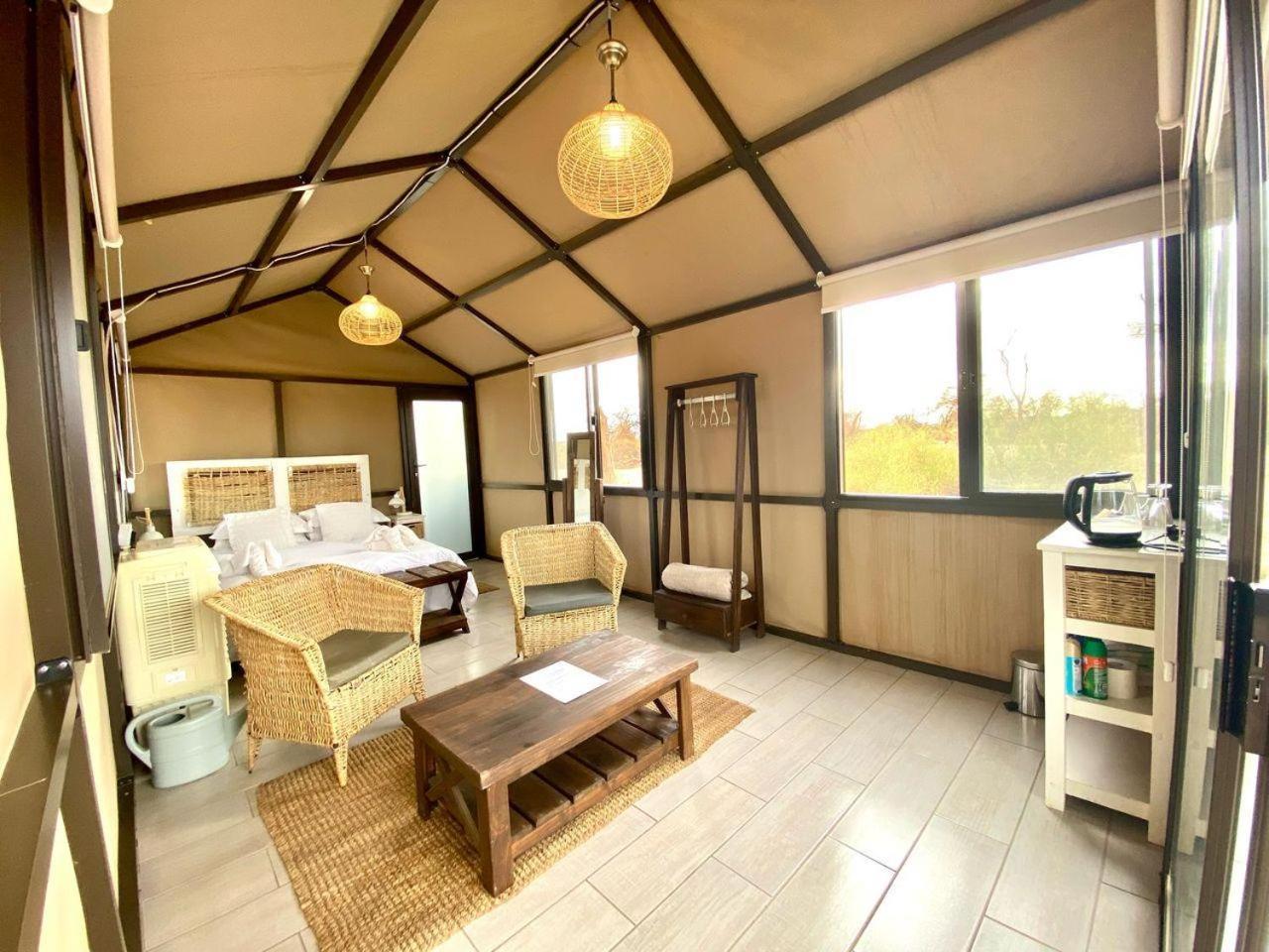 Brandberg White Lady Lodge Uis Bagian luar foto