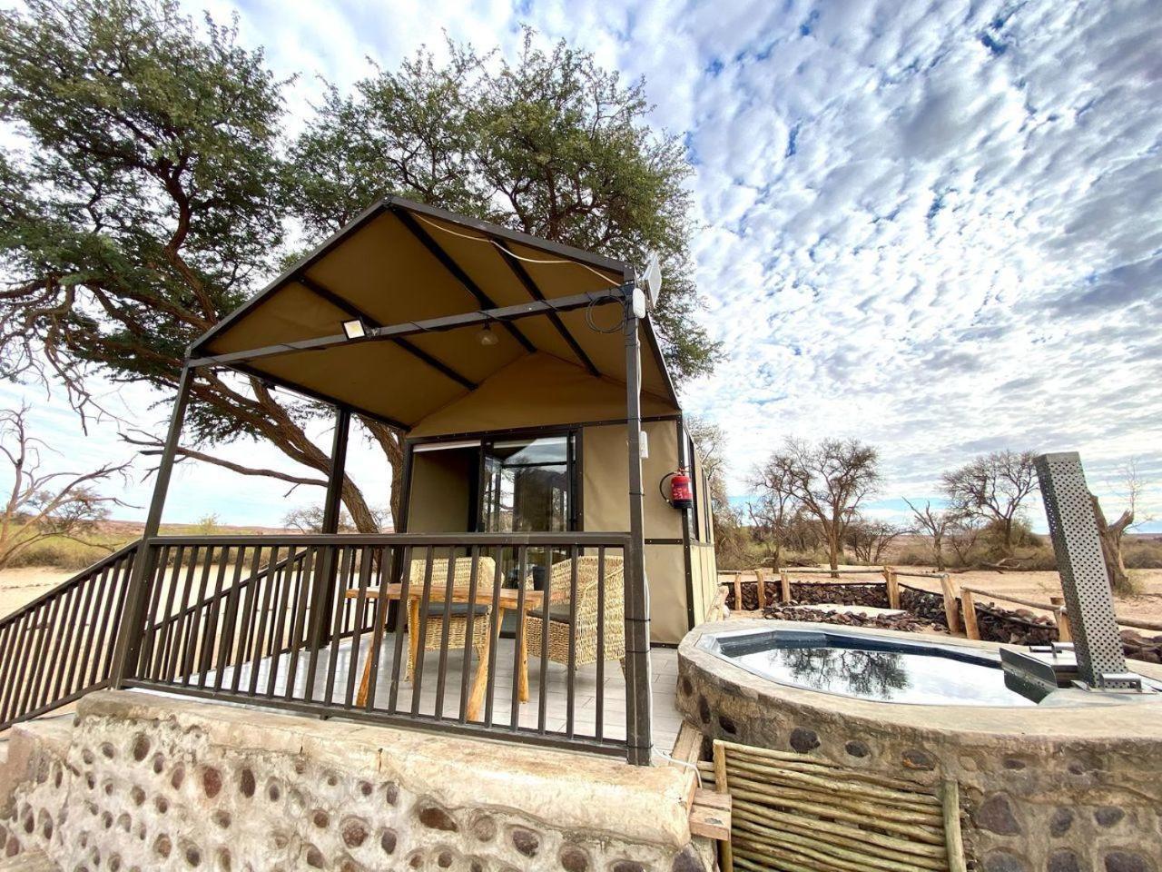 Brandberg White Lady Lodge Uis Bagian luar foto