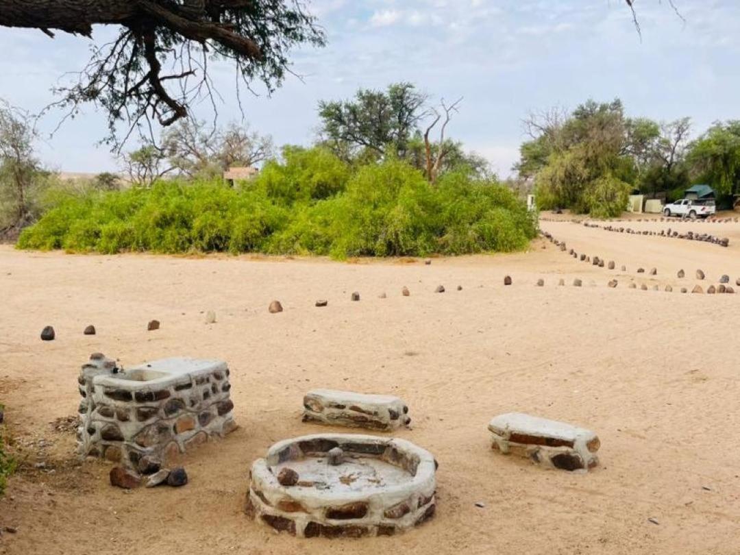 Brandberg White Lady Lodge Uis Bagian luar foto