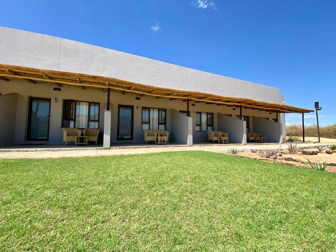 Brandberg White Lady Lodge Uis Bagian luar foto