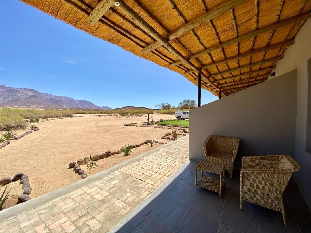 Brandberg White Lady Lodge Uis Bagian luar foto