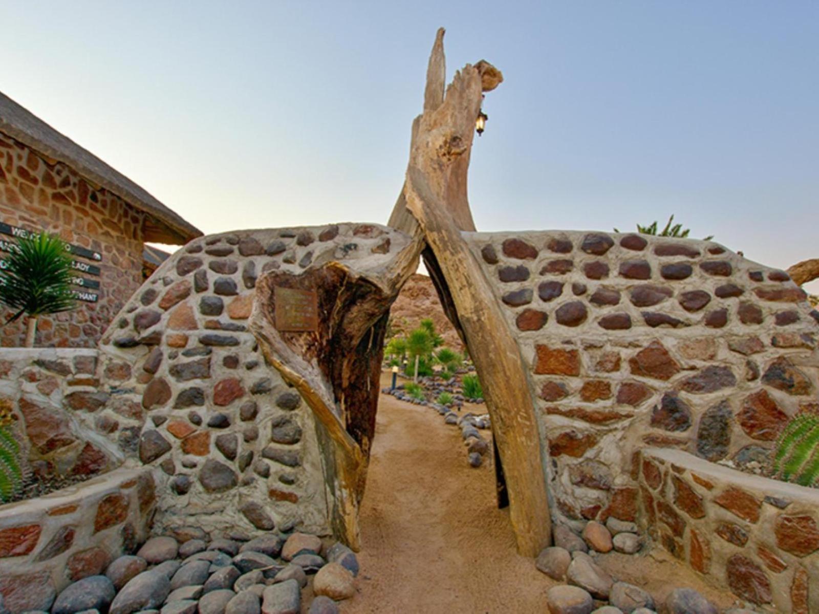 Brandberg White Lady Lodge Uis Bagian luar foto