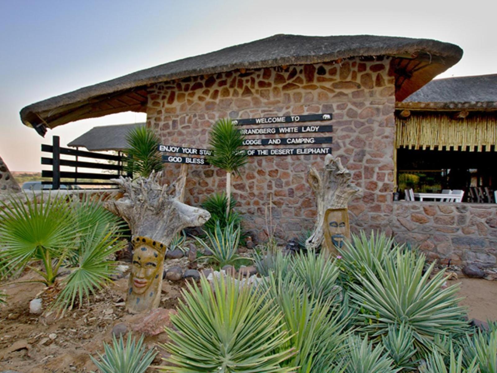 Brandberg White Lady Lodge Uis Bagian luar foto
